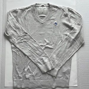 Men’s Medium Cashmere V-Neck